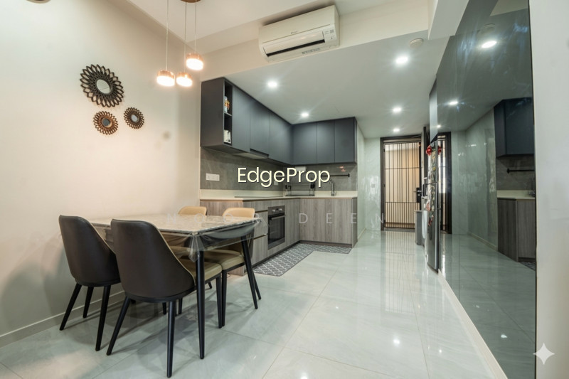 RIVERFRONT RESIDENCES photo 2