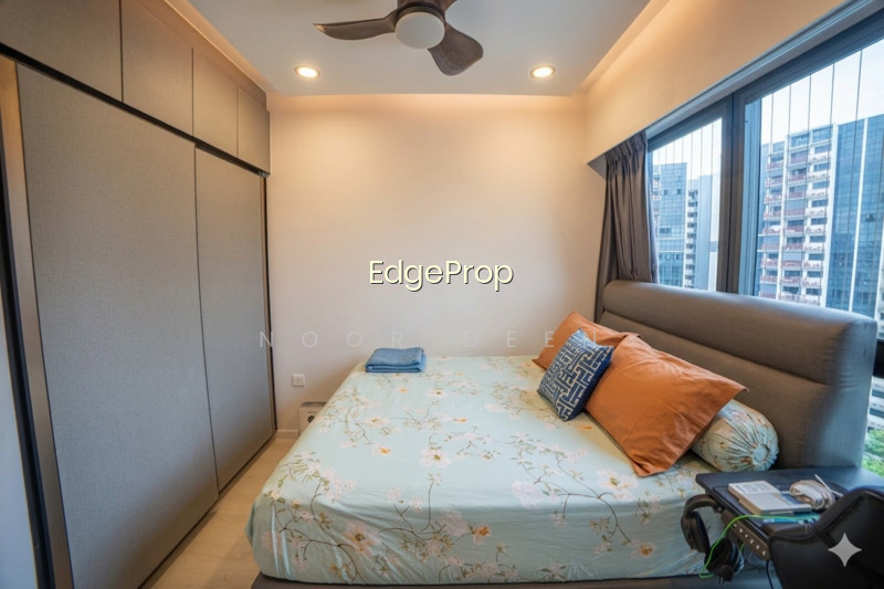 RIVERFRONT RESIDENCES photo 6