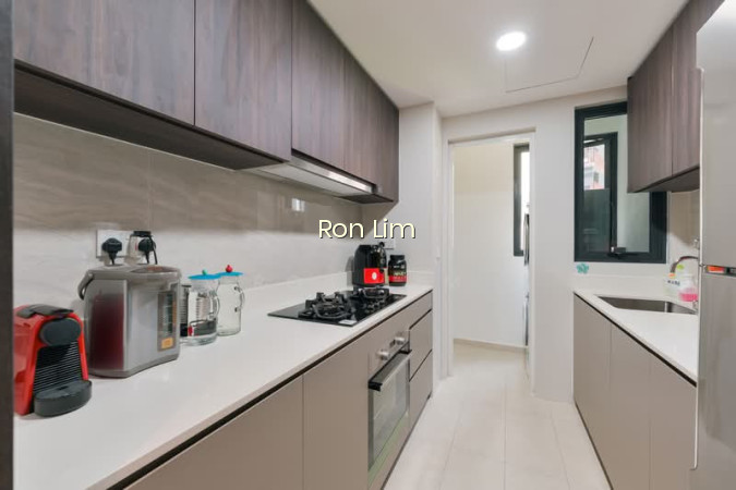 RIVERFRONT RESIDENCES photo 4