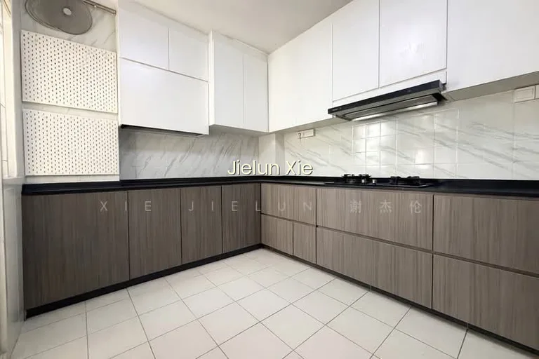 370 Woodlands Avenue 1 image 1 of 10