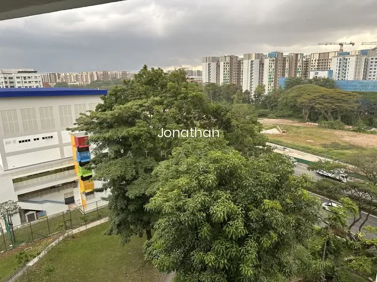 310 Jurong East Street 32 image 1 of 10