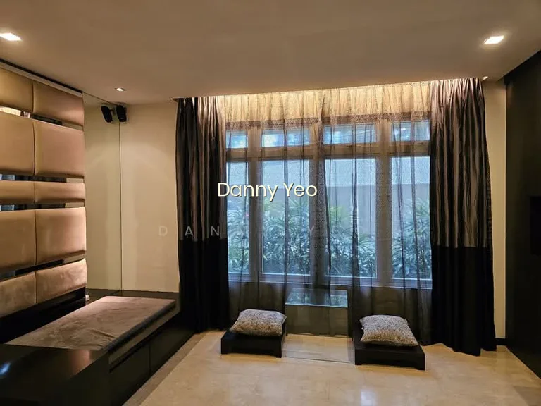 Edelweiss Park Condo image 1 of 10