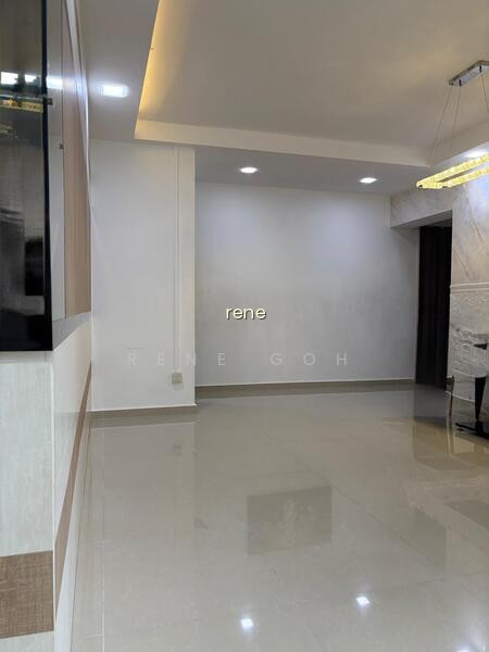 70 REDHILL CLOSE photo 3