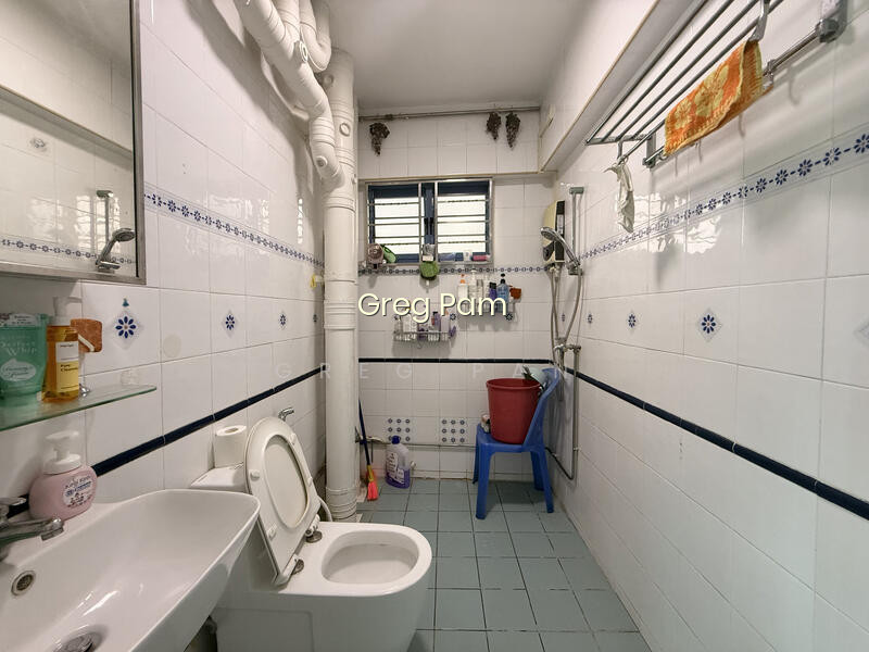 469 ADMIRALTY DRIVE photo 4