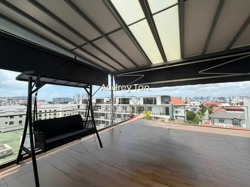 LAVERNE'S LOFT photo 3