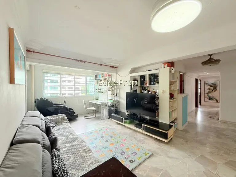 882 Woodlands Street 82 image 1 of 10