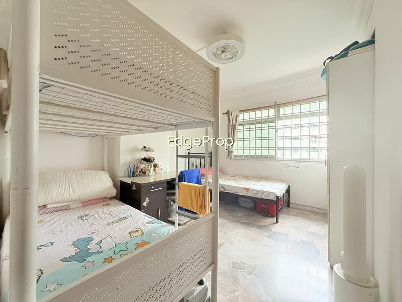 882 WOODLANDS STREET 82 photo 5