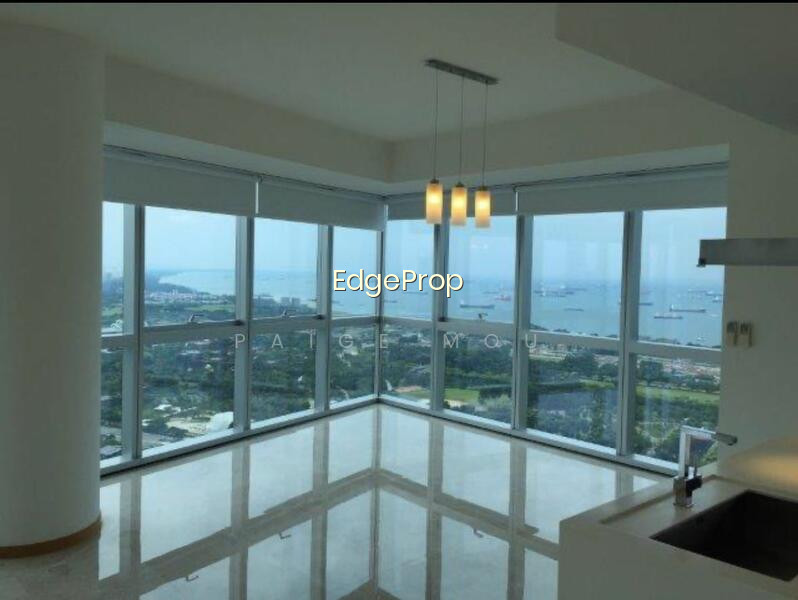 MARINA BAY RESIDENCES photo 4