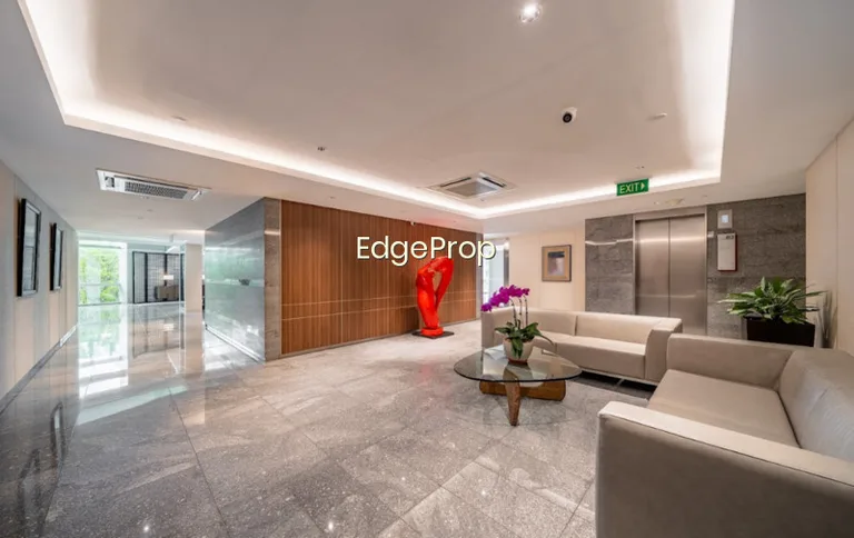 Marina Bay Residences image 1 of 2