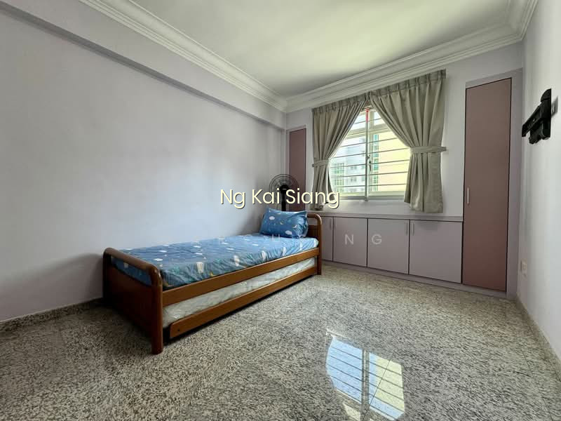 196B PUNGGOL FIELD image 1 of 10