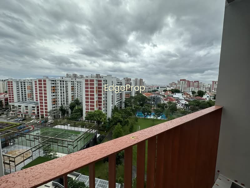 RIVERFRONT RESIDENCES photo 2