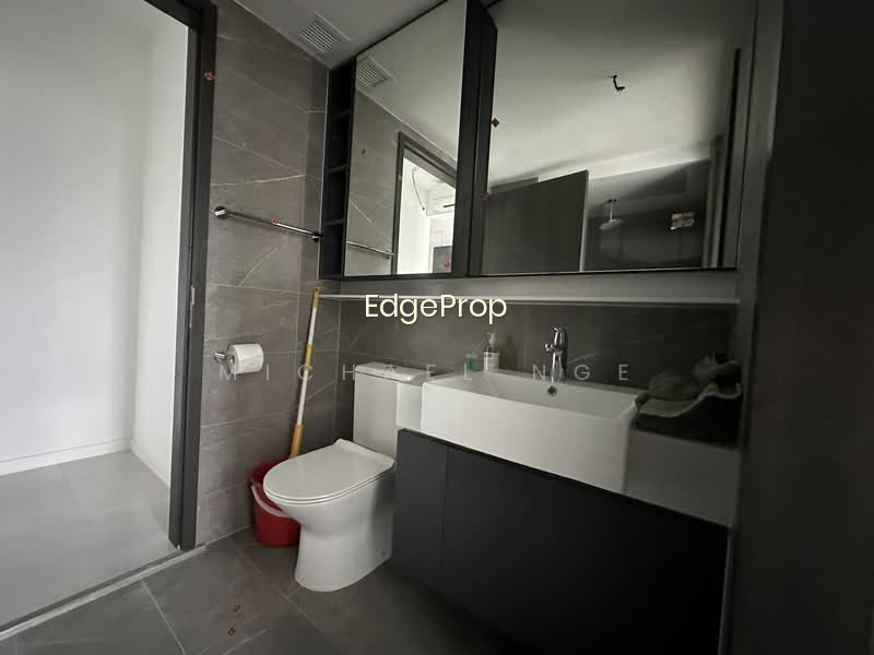 RIVERFRONT RESIDENCES photo 4