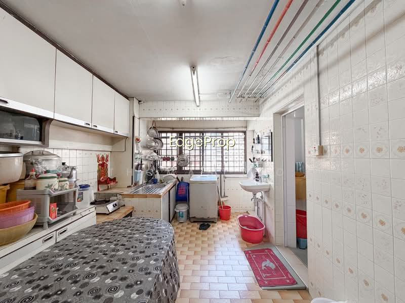 335A SMITH STREET photo 2