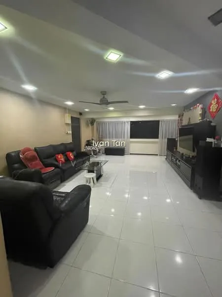279 Tampines Street 22 image 1 of 10