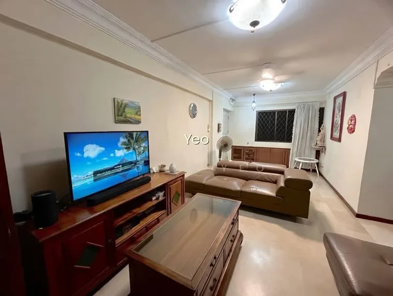 706 Tampines Street 71 image 1 of 10