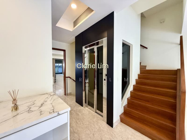 THE WHITLEY RESIDENCES photo 6