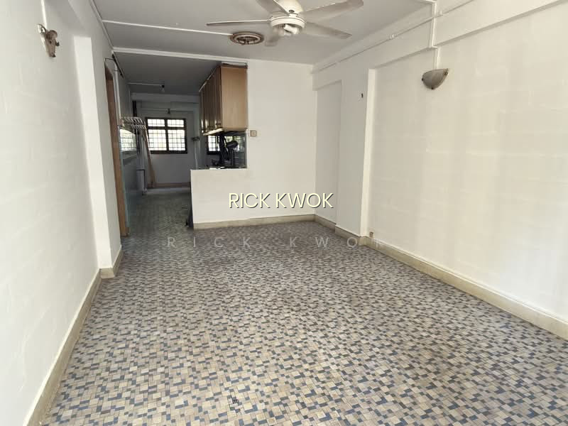 86 COMMONWEALTH CLOSE image 1 of 10
