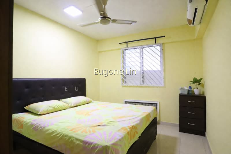 8 SAINT GEORGE'S LANE photo 3