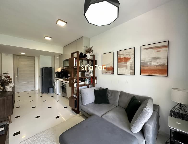 SOPHIA HILLS photo 3