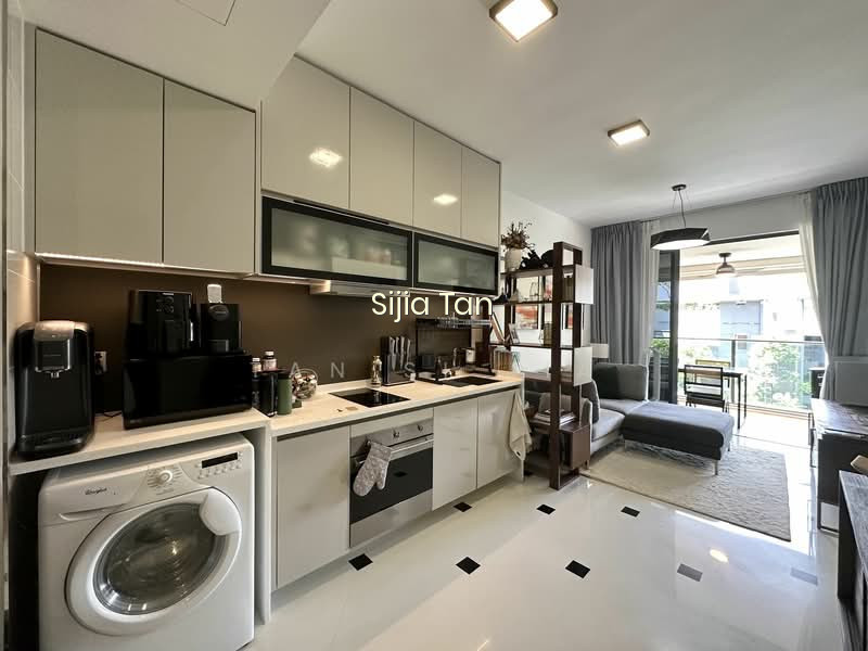SOPHIA HILLS photo 4