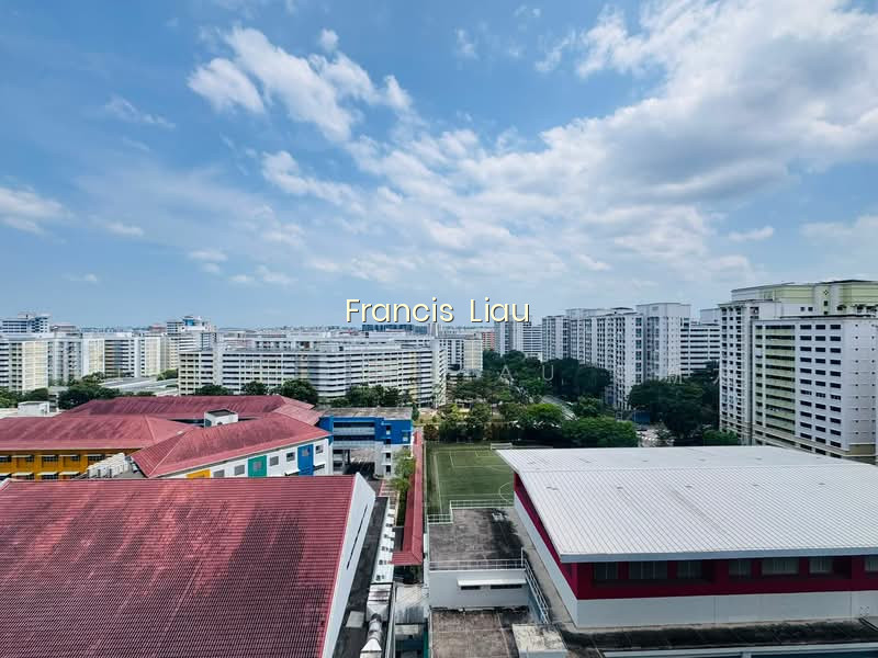 577 HOUGANG AVENUE 4 image 1 of 10