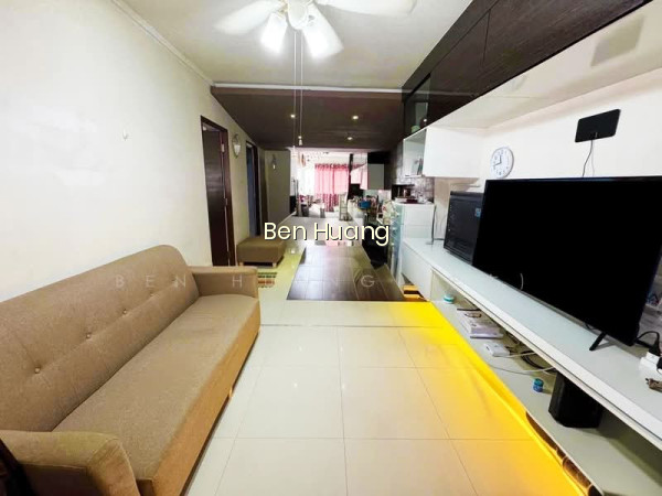 HDB SHELTERED TO POTONG PASIR MRT BEST UNIT! photo 4