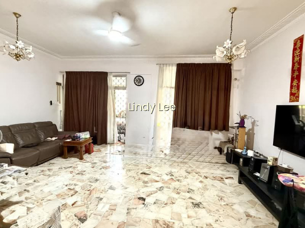FREEHOLD TWO STOREY TERRACE WITH A NICE BACK GARDEN GOOD FOR A-A OR REBUILD! photo 4