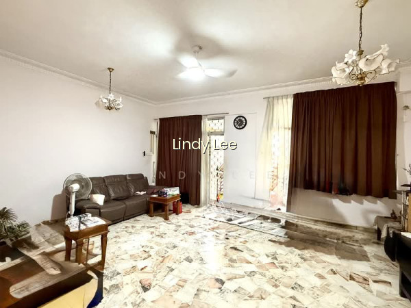 FREEHOLD TWO STOREY TERRACE WITH A NICE BACK GARDEN GOOD FOR A-A OR REBUILD! photo 5