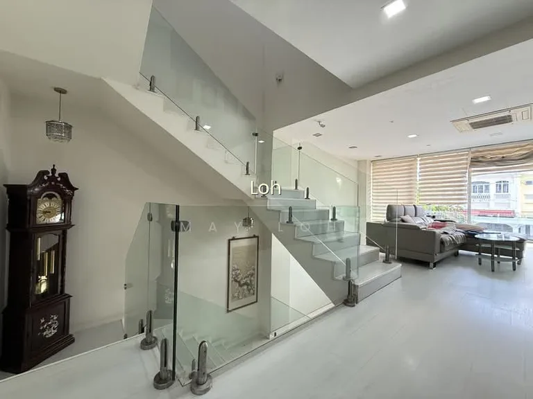 Loyang Villas image 1 of 10