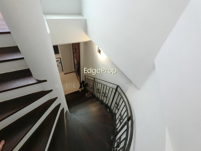 REZI 26 photo 5