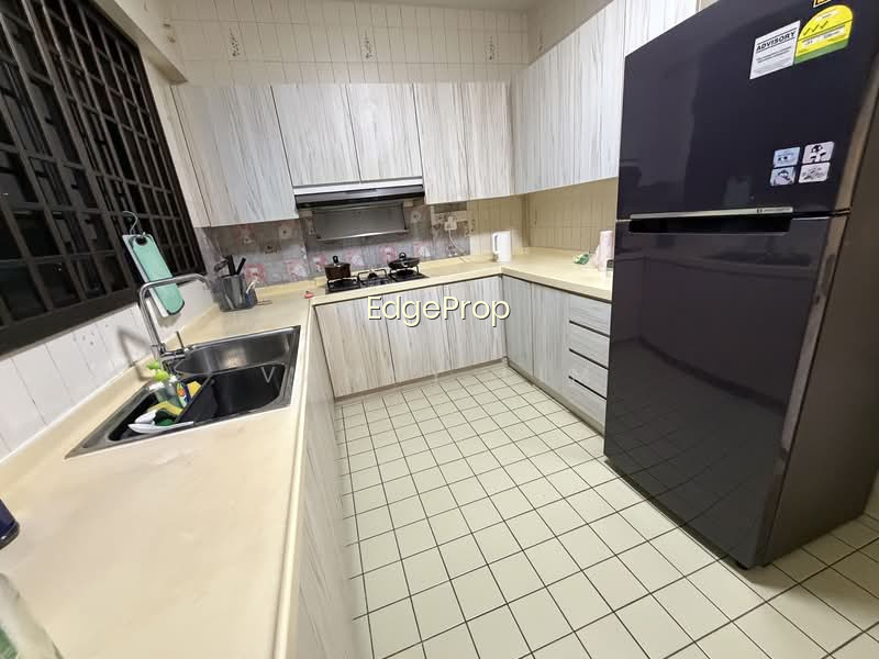 SIMON PLAZA photo 6