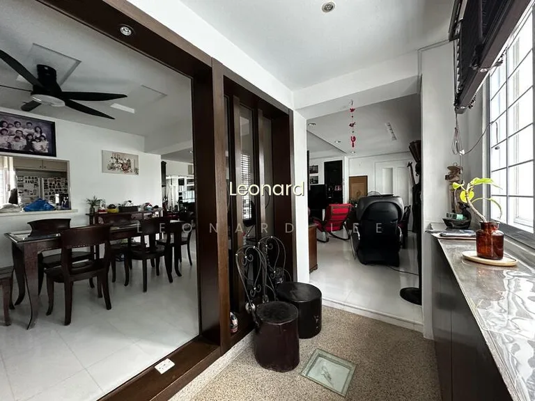 235 Pasir Ris Street 21 image 1 of 10