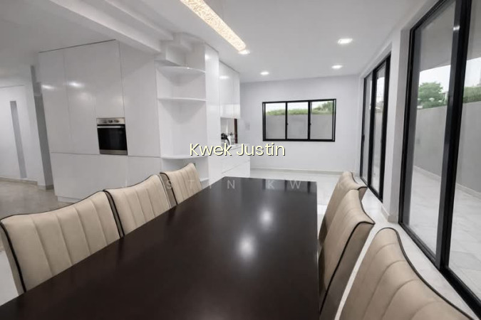 ELEVATED WITH WIDE FRONTAGE JALAN LEBAT DAUN SEMI DETACHED photo 3