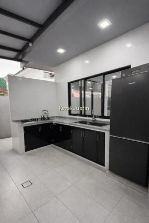 ELEVATED WITH WIDE FRONTAGE JALAN LEBAT DAUN SEMI DETACHED photo 4
