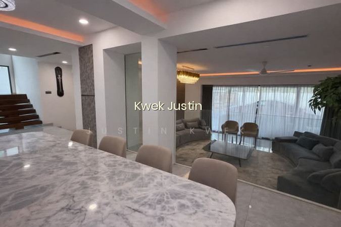R E BU I L T SARACA BUNGALOW WITH LIFT photo 3