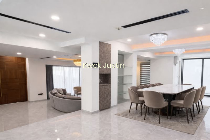 R E BU I L T SARACA BUNGALOW WITH LIFT photo 4