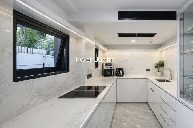 R E BU I L T SARACA BUNGALOW WITH LIFT photo 6