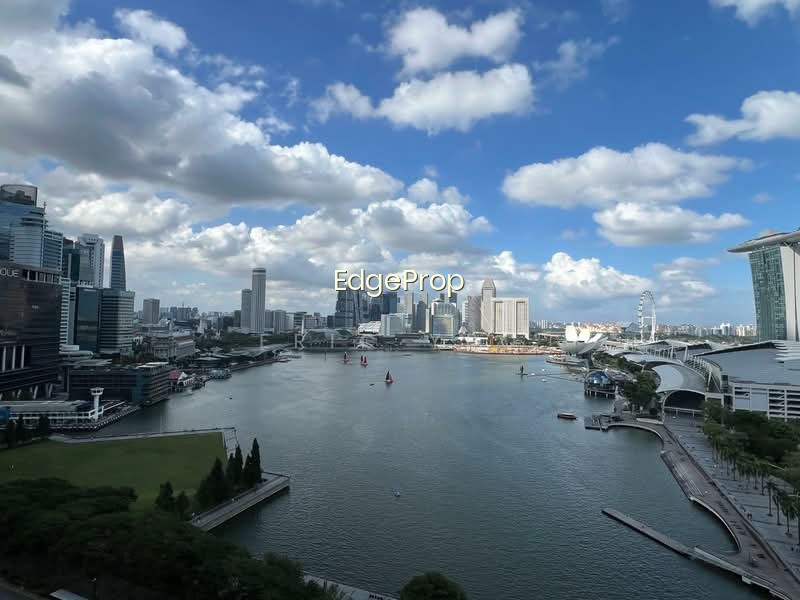 MARINA BAY RESIDENCES image 1 of 8