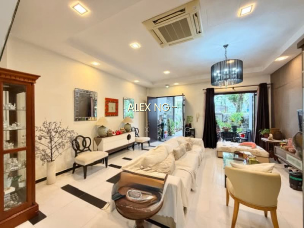 CHEAP! 3STY FH TERRACE, OPEN CONCEPT, AIR WELL, AMENITIES, CONVENIENCE, MRT photo 2