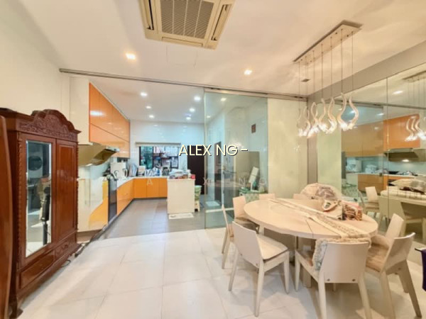 CHEAP! 3STY FH TERRACE, OPEN CONCEPT, AIR WELL, AMENITIES, CONVENIENCE, MRT photo 3