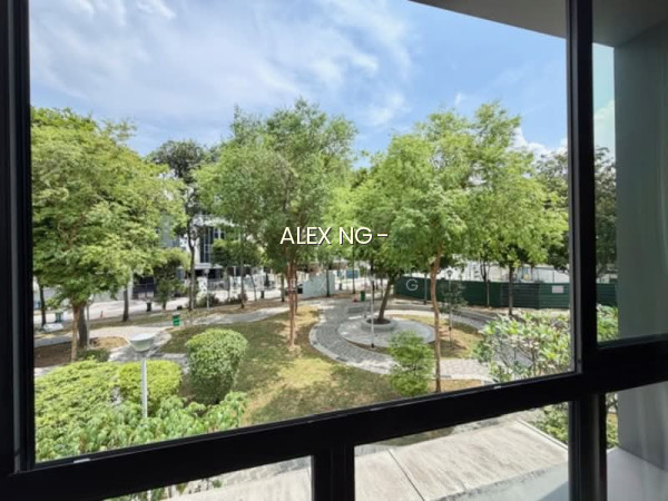 CHEAP! FACE PARK, ABSOLUTE PRIVACY, 3.5STY FREEHOLD CORNER TERRACE, GOOD CONDITION, N-S FACING, POOL photo 6