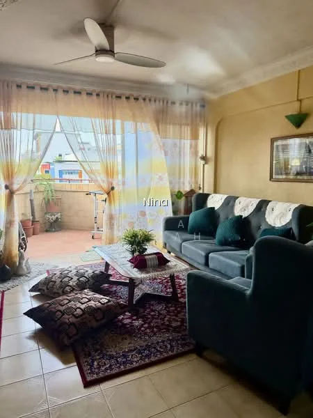 724 Yishun Street 71 image 1 of 10