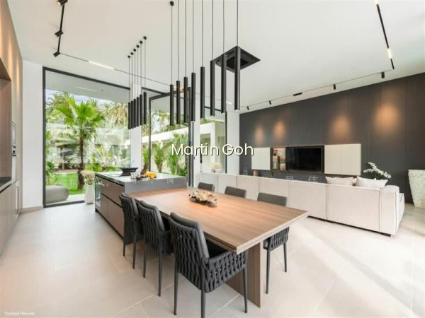 ? VALUE-DRIVEN MODERN GCB — ELEVATED • POOL • ATTIC • VALUE BUY? photo 5