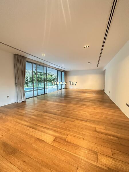 Nassim Park Residences image 1 of 10