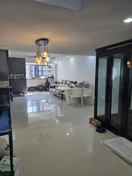 339 Hougang Avenue 7 image 1 of 10