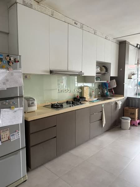 304 Jurong East Street 32 image 1 of 10