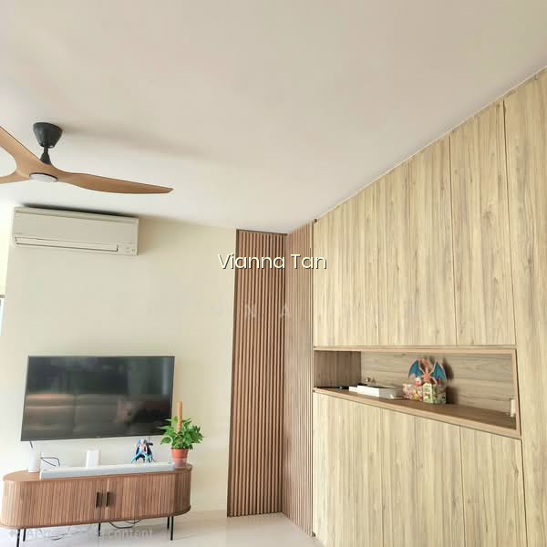 THE METROPOLITAN CONDOMINIUM image 1 of 10