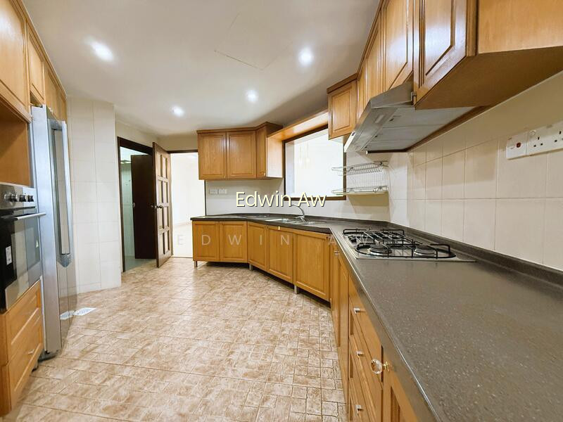 ASTOR GREEN photo 5