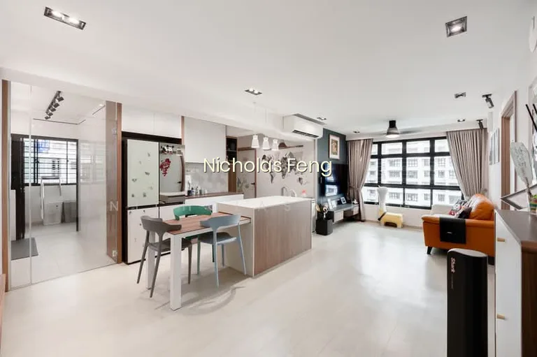 415A Northshore Drive image 1 of 10
