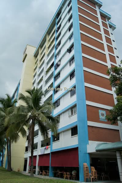 148 SILAT AVENUE photo 5